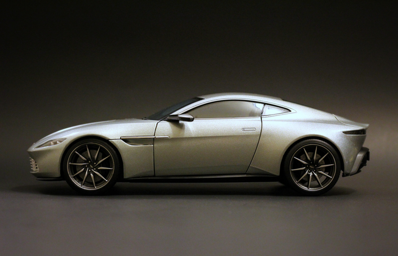 Illustration for article titled Hot Wheels Elite Aston Martin DB10 in 1:18 scale
